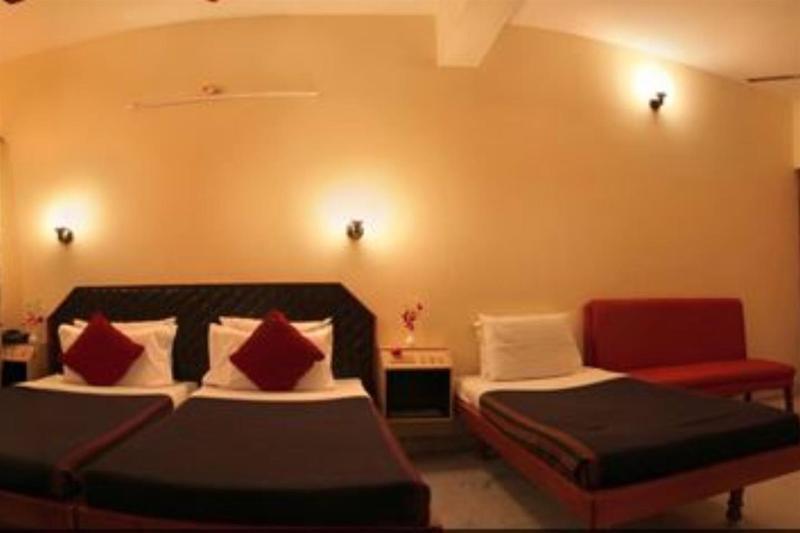 Hotel Ram International Pondicherry Eksteriør bilde