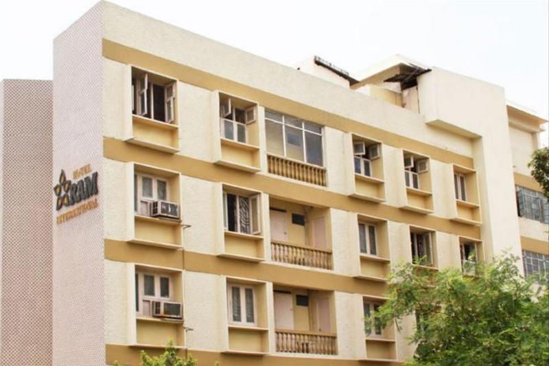 Hotel Ram International Pondicherry Eksteriør bilde