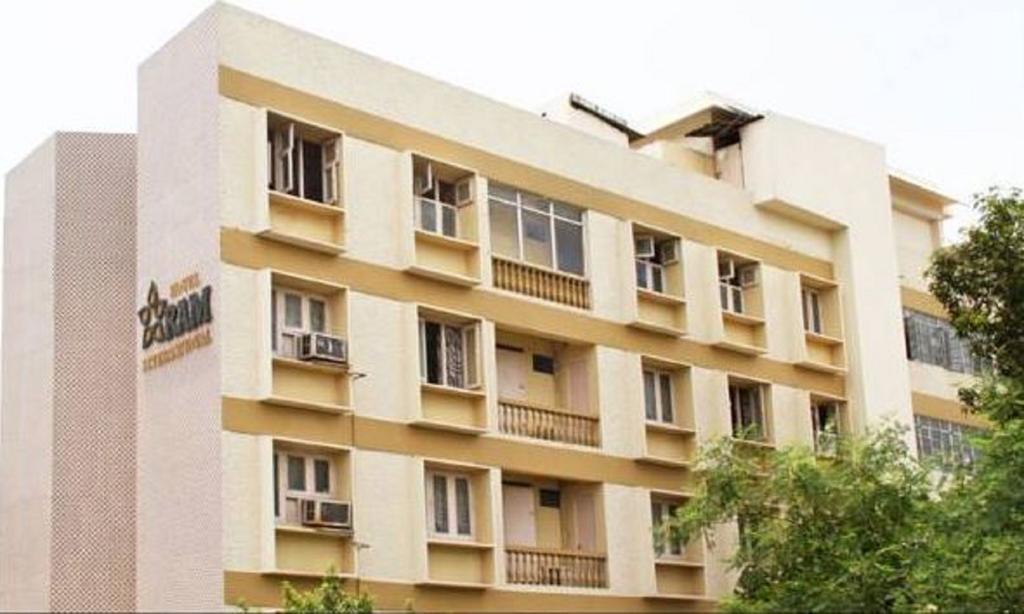 Hotel Ram International Pondicherry Eksteriør bilde